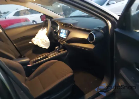 2021 Nissan Kicks Sv Xtronic Cvt z USA, uszkodzony, nr VIN 3N1CP5CVXML523177